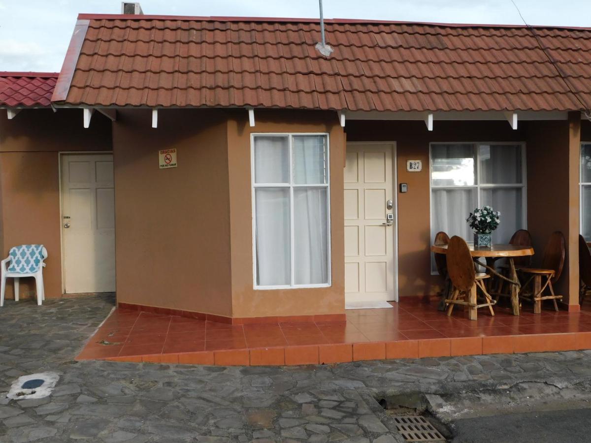 Condo Villa B27 Sleeps Five People - B28 Sleeps Six People - Price Includes Housekeeping Fees Not Taxes - Very Close To The Pool And Beach! Jacó Dış mekan fotoğraf