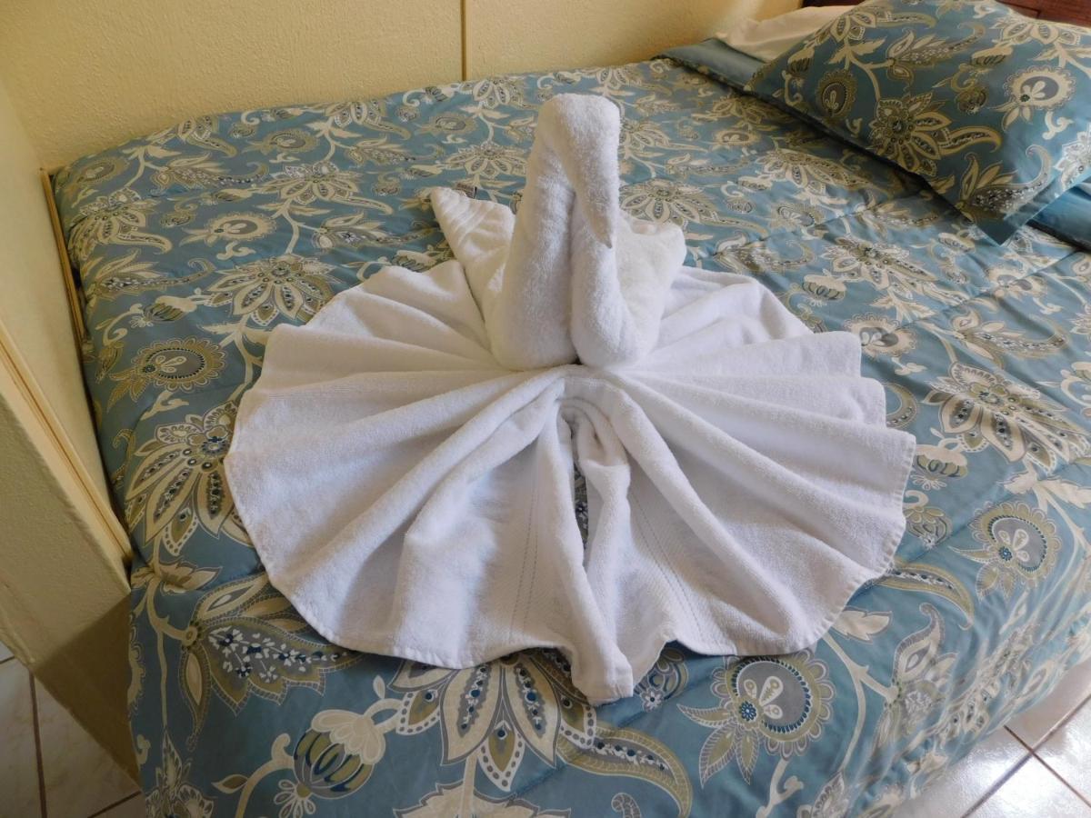 Condo Villa B27 Sleeps Five People - B28 Sleeps Six People - Price Includes Housekeeping Fees Not Taxes - Very Close To The Pool And Beach! Jacó Dış mekan fotoğraf