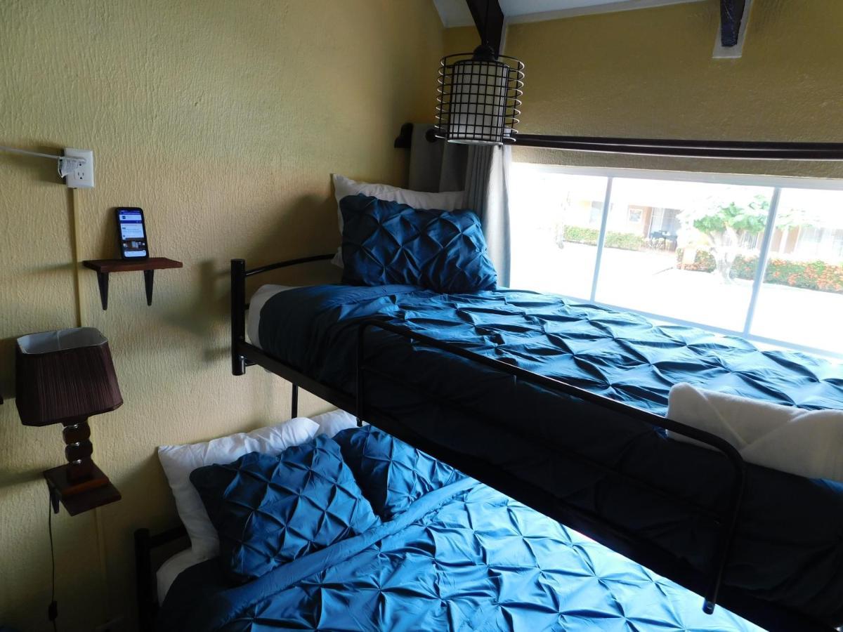 Condo Villa B27 Sleeps Five People - B28 Sleeps Six People - Price Includes Housekeeping Fees Not Taxes - Very Close To The Pool And Beach! Jacó Dış mekan fotoğraf