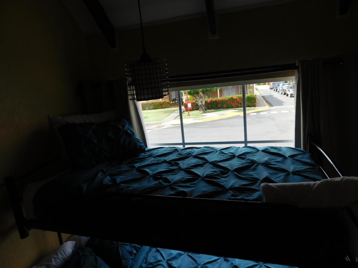 Condo Villa B27 Sleeps Five People - B28 Sleeps Six People - Price Includes Housekeeping Fees Not Taxes - Very Close To The Pool And Beach! Jacó Dış mekan fotoğraf